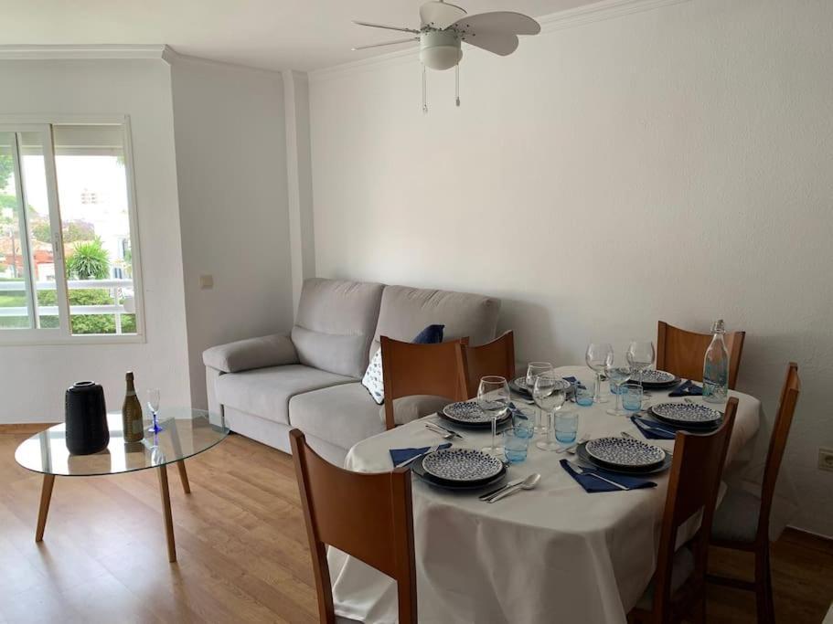 Apartamento Torremolinos 5 Personas + Parking + Piscina Todo El Ano Dış mekan fotoğraf