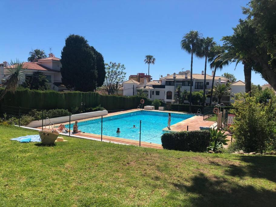 Apartamento Torremolinos 5 Personas + Parking + Piscina Todo El Ano Dış mekan fotoğraf