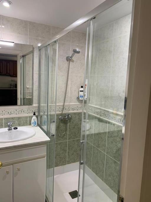 Apartamento Torremolinos 5 Personas + Parking + Piscina Todo El Ano Dış mekan fotoğraf