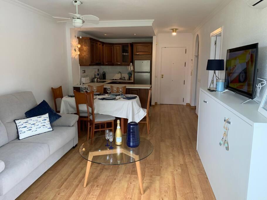 Apartamento Torremolinos 5 Personas + Parking + Piscina Todo El Ano Dış mekan fotoğraf